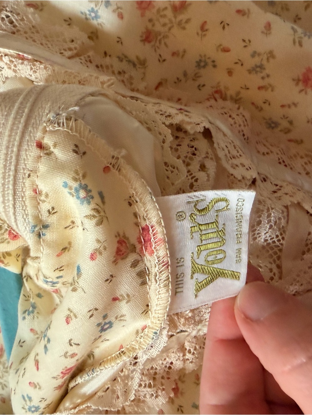 Vintage 1970’s Yellow Floral Maxi Dress with Lace Trim - Picture 5 of 8